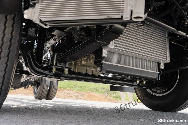 JAC Shuailing E Medium Body 152 hp 4X2(6 wheels) 4.15m Single Row Box Van Light Truck (Xingrui 6-speed) Chassis (1) | 86Trucks