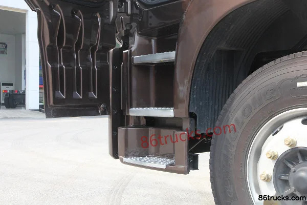 FAW Jiefang Qingdao JH6 Heavy Truck 240hp 6X2(8 wheels) 9.5m Stake Truck (Fast Gear 8-Speed) Cab (2) | 86Trucks