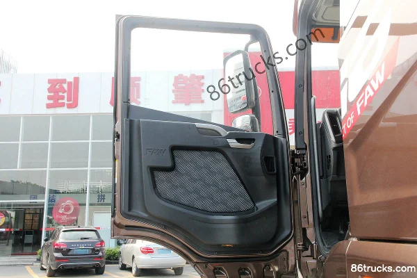 FAW Jiefang Qingdao JH6 Heavy Truck 240hp 6X2(8 wheels) 9.5m Stake Truck (Fast Gear 8-Speed) Cab (1) | 86Trucks