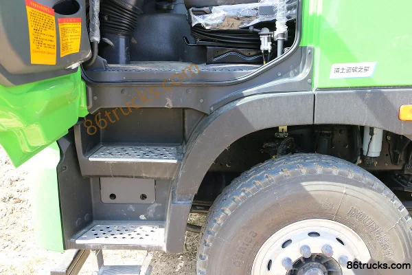Foton AumanGTL Basic Edition 350hp 6X4(10 wheels) 5.6m LNG dump truck (China VI) Cab (3) | 86Trucks