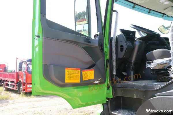 Foton AumanGTL Basic Edition 350hp 6X4(10 wheels) 5.6m LNG dump truck (China VI) Cab (2) | 86Trucks