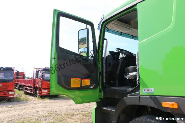 Foton AumanGTL Basic Edition 350hp 6X4(10 wheels) 5.6m LNG dump truck (China VI) Cab (1) | 86Trucks