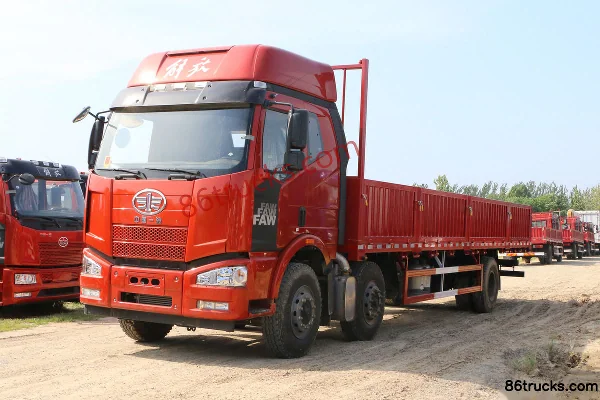 FAW Jiefang J6M Heavy Truck Standard Load Type 240hp 6X2(8 wheels) 9.5m Flatbed Cargo Truck Exterior (3) | 86Trucks