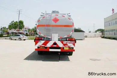 Dongfeng Commercial Vehicle Tianlong 230hp 6X4(10 wheels) Chemical Liquid Transport Truck (Xingshi Brand) Exterior (3) | 86Trucks