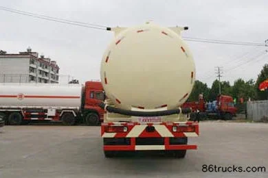 Sinotruk HOWO 266hp 6X4(10 wheels) Bulk Powder Material Truck (Xingshi Brand) Exterior (2) | 86Trucks