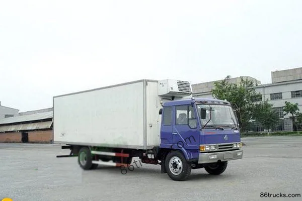 Dongfeng Dongfeng M3 heavy truck Refrigerated Truck
