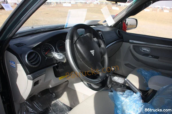 2011 Foton Sauvana Z Conqueror 2.3L essence 4x4(6 roues) double cabine pick-up Châssis (3) | 86Trucks