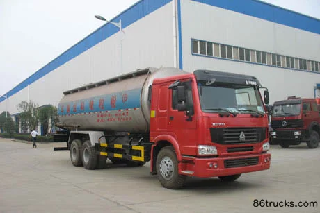 Chusheng Chusheng Sinotruk HOWO chassis powder tank truck