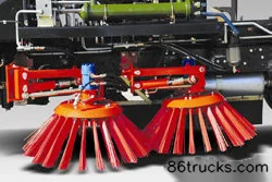 Qingling 700P 175 hp 4X2(6 wheels) Sweeper Truck (Fulong Continental) Cab (1) | 86Trucks