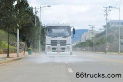 Dongfeng Commercial Vehicle Tianjin 180hp 4X2(6 wheels) Cleaning Truck (Fulong Continental) Exterior (2) | 86Trucks