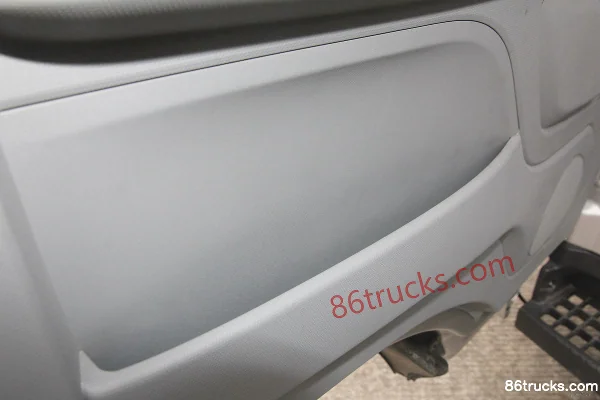 Foton Aumark Express 131 hp 4X2(6 wheels) 4.14m single-row van light truck Cab (2) | 86Trucks