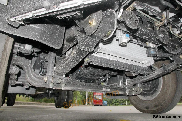 Foton Aumark Express 131 hp 4X2(6 wheels) 4.14m single-row van light truck Chassis (2) | 86Trucks