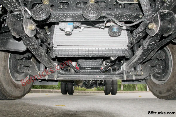 Foton Aumark Express 131 hp 4X2(6 wheels) 4.14m single-row van light truck Chassis (1) | 86Trucks