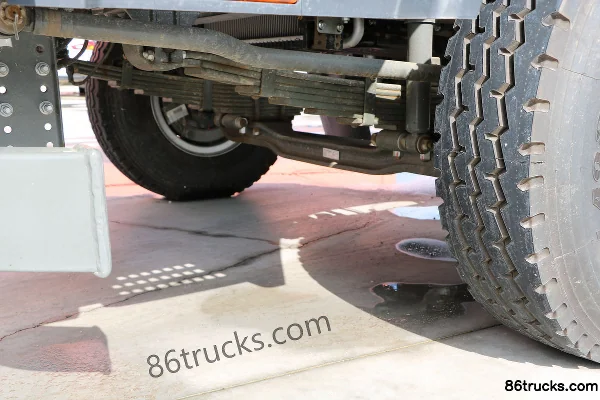 Sinotruk Wangpai Série 7 757B 129 ch 4X2(6 roues) camion benne 3,8 m (pont arrière 5L) Châssis (1) | 86Trucks