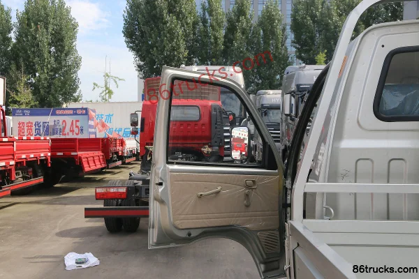 BAIC Heibao H3 90hp 4X2(6 wheels) 3.7m Single Row Flatbed Micro Truck Cab (1) | 86Trucks