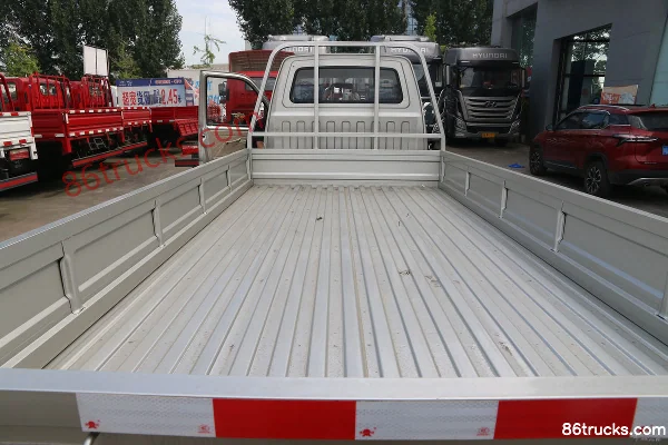 BAIC Heibao H3 90hp 4X2(6 wheels) 3.7m Single Row Flatbed Micro Truck Body (3) | 86Trucks