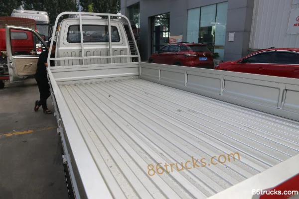 BAIC Heibao H3 90hp 4X2(6 wheels) 3.7m Single Row Flatbed Micro Truck Body (2) | 86Trucks