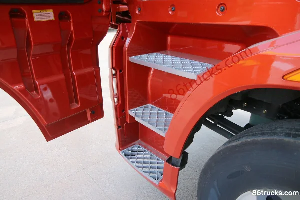 FAW Jiefang J7 heavy truck 550hp 6X4(10 wheels) tractor truck Cab (2) | 86Trucks