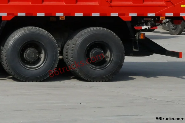 Dongfeng Commercial Vehicle Tianlong KC Heavy Truck 420 hp 8X4(12 wheels) 8m Dump Truck (High Roof) Cab (3) | 86Trucks
