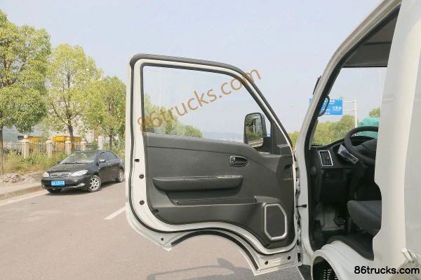 Changan Kuayue D5 PLUS Standard Edition 1.8L 125 hp 4X2(6 wheels) 3.95m Single Row Flatbed Light Truck (China VI) Cab (1) | 86Trucks