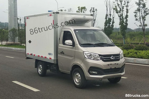 Changan Kuayue Wang X1 Comfort Edition 1.5L 112hp 4X2(6 wheels) 2.54m Refrigerated Truck (China VI) Exterior (2) | 86Trucks
