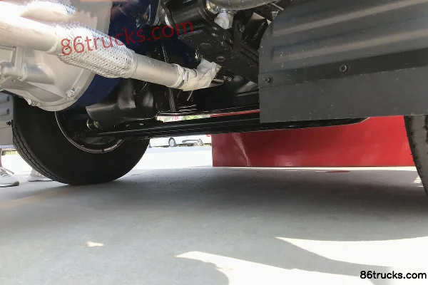 JAC Junling V5 116 hp 4X2(6 wheels) 4.18m Single Row Stake Truck Chassis (3) | 86Trucks