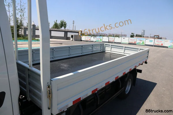 JAC Kangling J3 68 hp 4X2(6 wheels) 3.3m Single Row Flatbed Light Truck Body (1) | 86Trucks