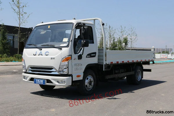 JAC Kangling J5 132 hp 4X2(6 wheels) 4.18m Single Row Flatbed Light Truck (Ratio 5.571) Exterior (3) | 86Trucks