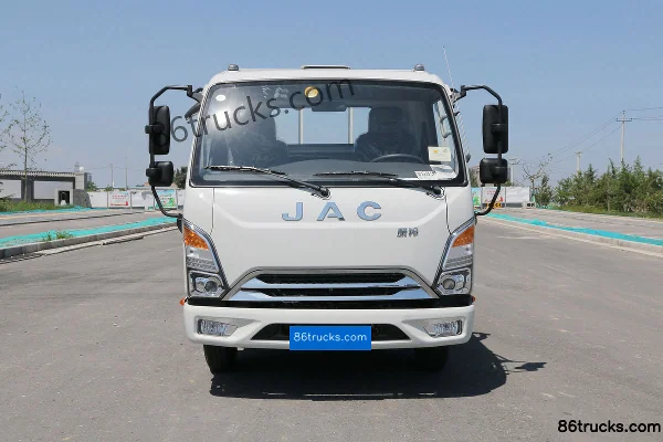 JAC Kangling J5 132 hp 4X2(6 wheels) 4.18m Single Row Flatbed Light Truck (Ratio 5.571) Exterior (2) | 86Trucks