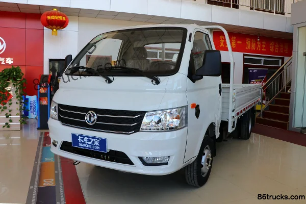 Dongfeng Xiaobawang W17 1.5L 113 hp 4X2(6 wheels) 3.6m Single Row Stake Truck (China VI) Exterior (3) | 86Trucks