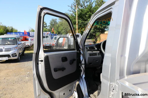Jinbei T5L 2024 Comfort 1.6L 123 ch 4X2(6 roues) essence 3,6 m micro camion à ridelles, cabine simple (2) | 86Trucks