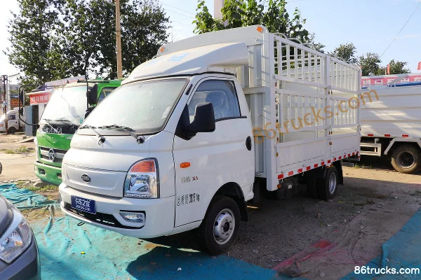 Kama Ruihang X1 1.6L 122 hp 4X2(6 wheels) Gasoline 3.63m single-row stake mini truck Exterior (2) | 86Trucks