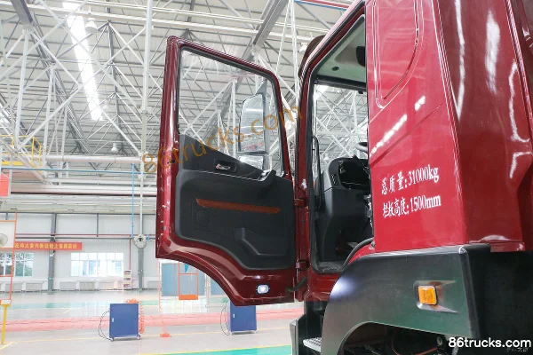 Changzheng Auto 400hp 8X8(12 wheels) Dump Truck Cab (1) | 86Trucks