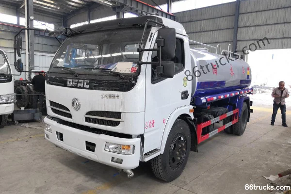 Dongfeng Furika 130 ch 4X2(6 roues) camion citerne d'arrosage (marque Chusheng) Extérieur (2) | 86Trucks