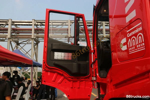 SAIC Hongyan Genlyon C6-M PLUS Standard Load Engineering Edition 460hp 6X4(10 wheels) Tractor Truck (China VI) (Short Wheelbase) (Axle Ratio