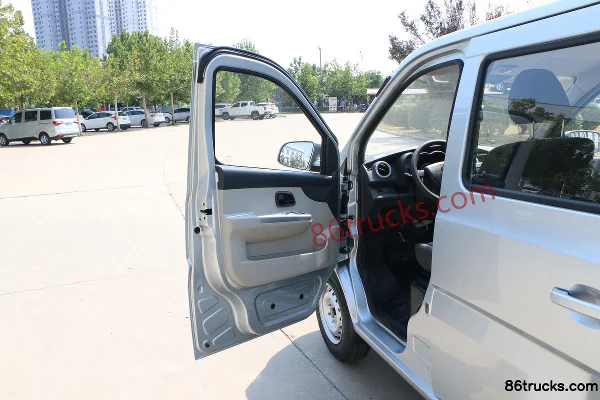 Ankai Xingka L2 Series 1.6L Standard 122 hp 4X2(6 wheels) Gasoline 2.52m Double Row Flatbed Light Truck (China VI) Cab (2) | 86Trucks