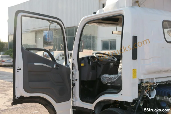 Foton Aoling New Jiyun Lightweight Edition 156 hp 4X2(6 wheels) 4.18 m single-row stake truck Cab (1) | 86Trucks