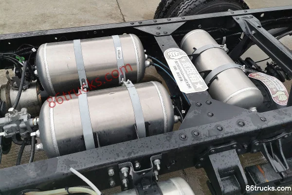 Sinotruk HOWO Hanjiang 130 hp 4X2(6 wheels) 4.15 m single-row van truck (China VI) Chassis (2) | 86Trucks