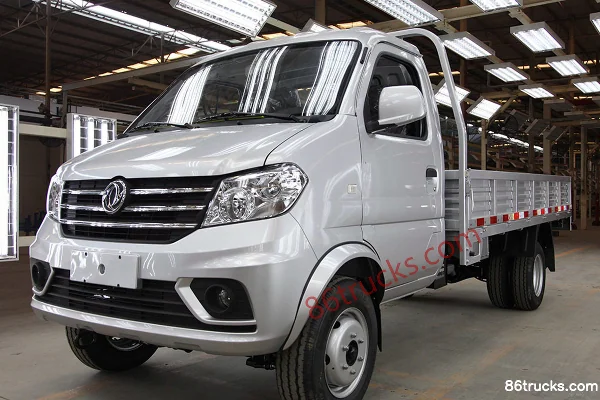 Dongfeng D51 2018 Modèle de base 1.2L 88 ch 4X2(6 roues) Essence Camion plateau micro benne à ridelles cabine simple 3,4 m (roue arrière sim