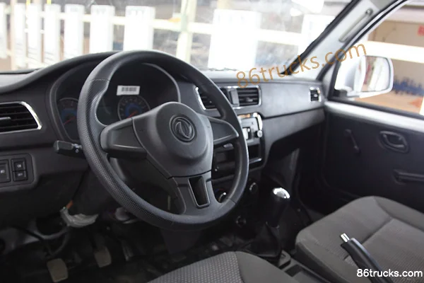Dongfeng D51 2018 Modèle de base 1.2L 88 ch 4X2(6 roues) Essence Camion plateau micro benne à ridelles cabine simple 3,4 m (roue arrière sim