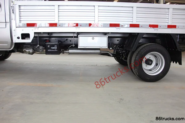 Dongfeng D52 2018 Base Model 1.2L 88 hp 4X2(6 wheels) Gasoline 2.6m Double Row Flatbed Mini Truck (Single Rear Wheel) Chassis (1) | 86Trucks