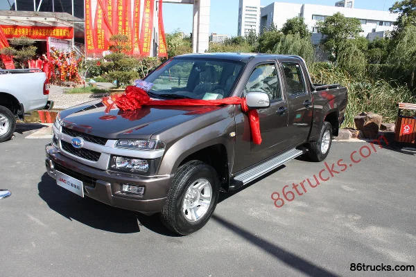 JAC Ruiling V5 Limited Edition 2015 Model 2WD 2.5L Gasoline Standard Double Row Pickup Cab (2) | 86Trucks