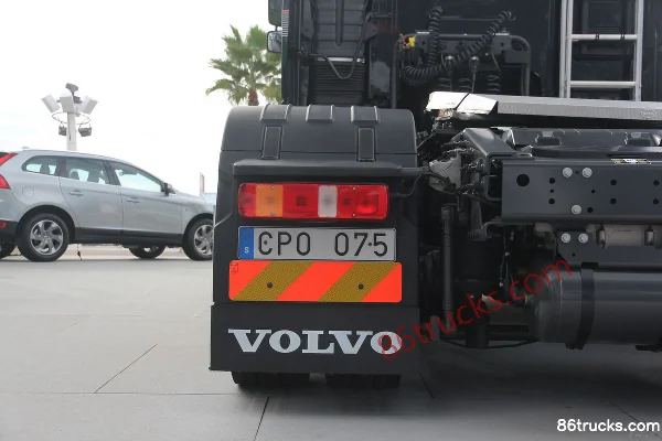 Volvo FH16 poids lourd 750 ch 4X2(6 roues) tracteur routier automatique Châssis (2) | 86Trucks