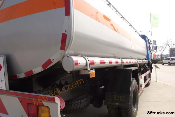 Dongfeng 153 series 190hp 4X2(6 wheels) chemical liquid transport truck (Chusheng brand) Cab (2) | 86Trucks