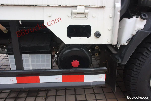 Changan Kuayue Kuayuezhe 102 ch 4X2(6 roues) Camion léger plateau 4,2 m cabine simple Châssis (1) | 86Trucks