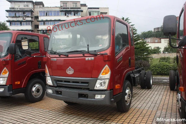 Changan Kuayue Kuayuezhe 102 hp 4X2(6 wheels) 3250 Wheelbase Semi-Sleeper Light Truck Chassis Exterior (2) | 86Trucks