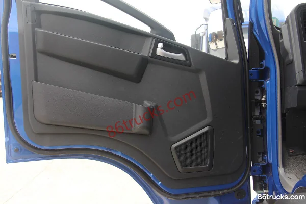 Sinotruk HOWO Hanjiang 2019 Tech Edition 156hp 4X2(6 wheels) 4.15m single-row van light truck Cab (2) | 86Trucks