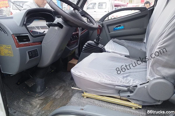 Tangjun Ouling Sailing A7 1.5L 112hp 4X2(6 wheels) Gasoline 3.48m Single Row Flatbed Mini Truck (China VI) Cab (1) | 86Trucks