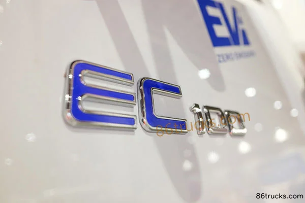 Yuejin Chaoyue EC100 3.1T 4m Single Row Pure Electric Dual-Temperature Refrigerated Truck 81.14kWh 4X2(6 wheels) Exterior (3) | 86Trucks