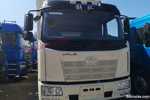 FAW Jiefang J6L Medium Truck 180hp 4X2(6 wheels) 5.2m Semi-Sleeper Cab Box Cargo Truck Exterior (2) | 86Trucks